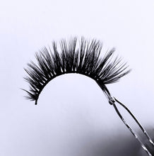 Load image into Gallery viewer, Luxury 3D Faux Mink Eyelashes - Allettare (Allure)
