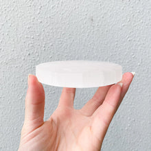 Load image into Gallery viewer, Selenite Charging Round Plate - Small 10cm
